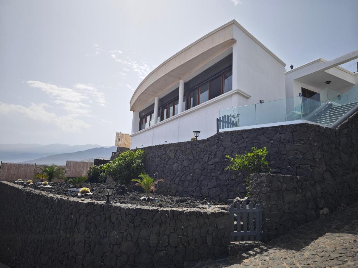 Villa Gonzalez Sea Views Radazul Luaran gambar