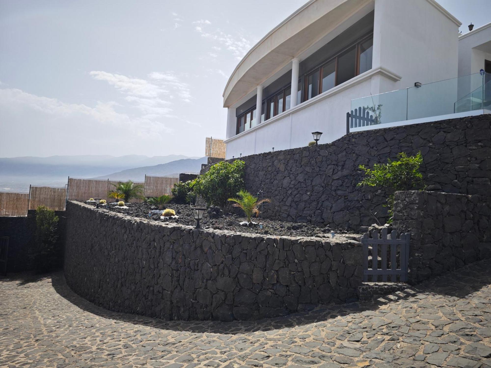 Villa Gonzalez Sea Views Radazul Luaran gambar