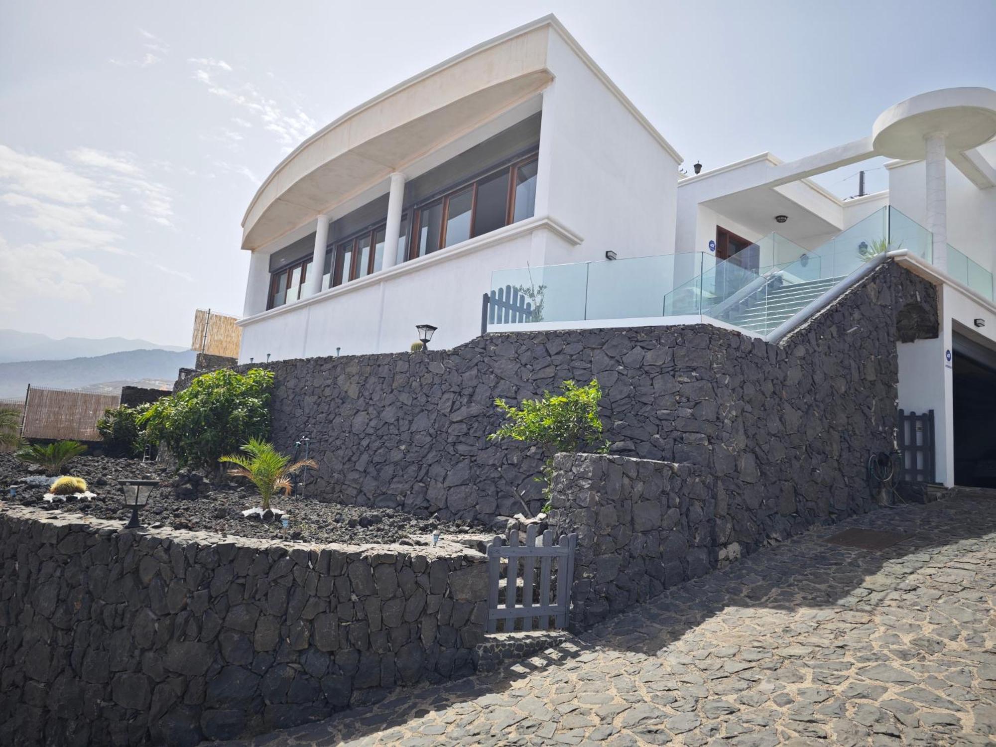 Villa Gonzalez Sea Views Radazul Luaran gambar