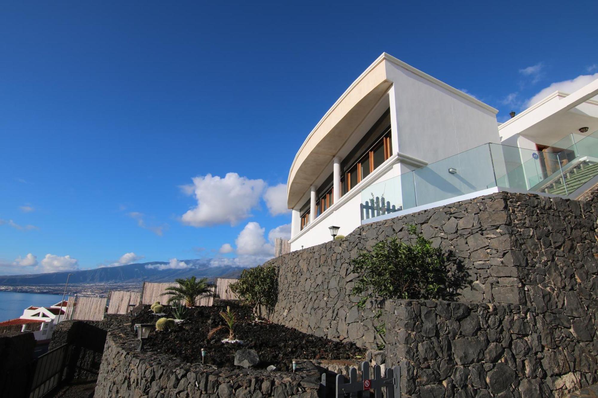 Villa Gonzalez Sea Views Radazul Luaran gambar